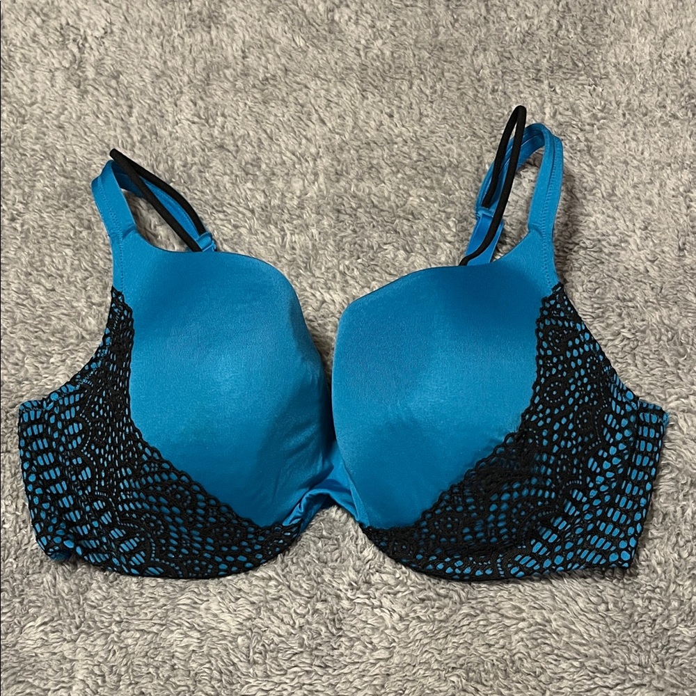 Cacique Elegant Aqua Blue and Black Lace Detail Bra Size 42D Comfortable Cozy